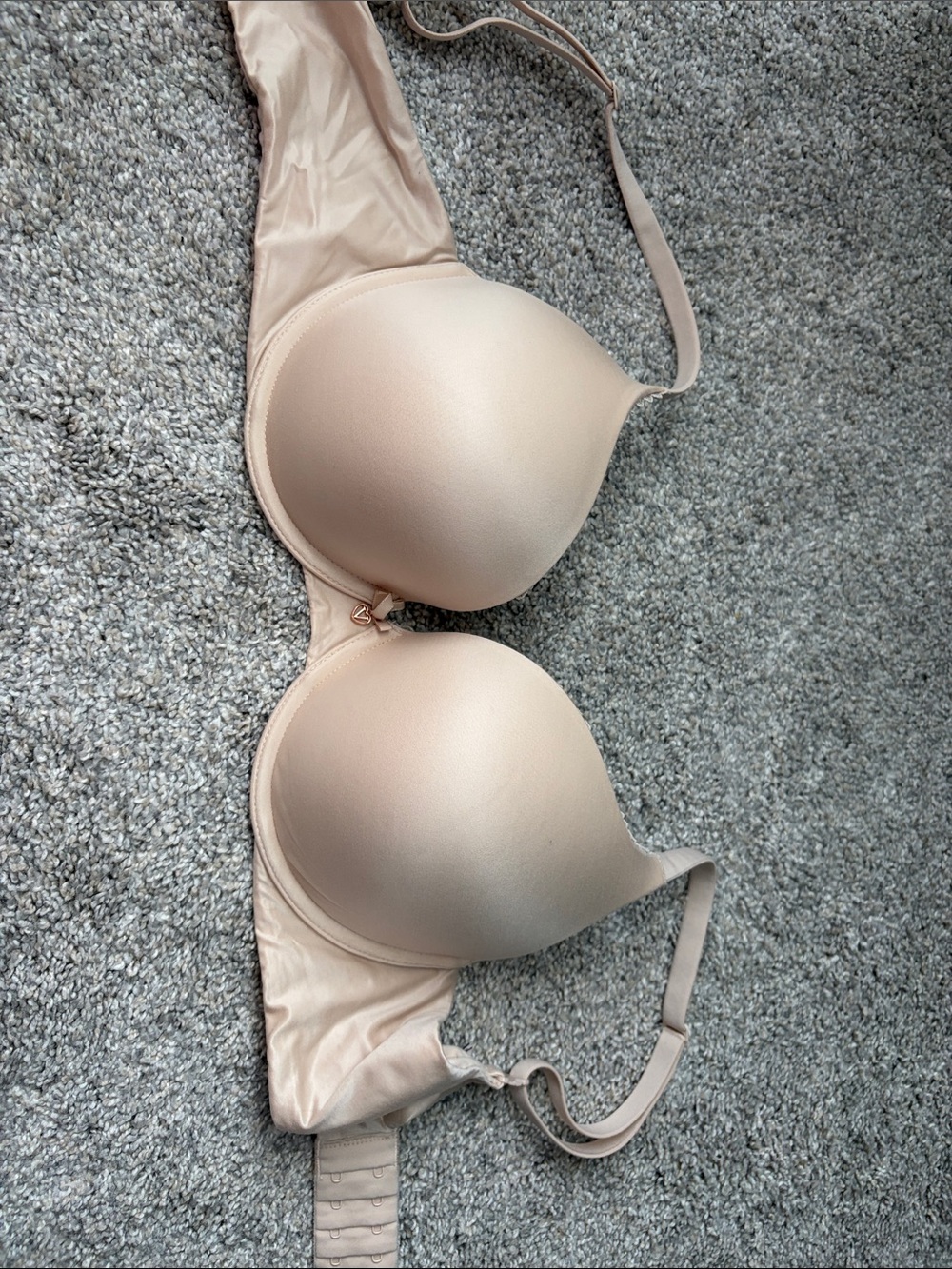 Victoria's Secret body by Victoria and very sexy bras - Picture 12 of 12